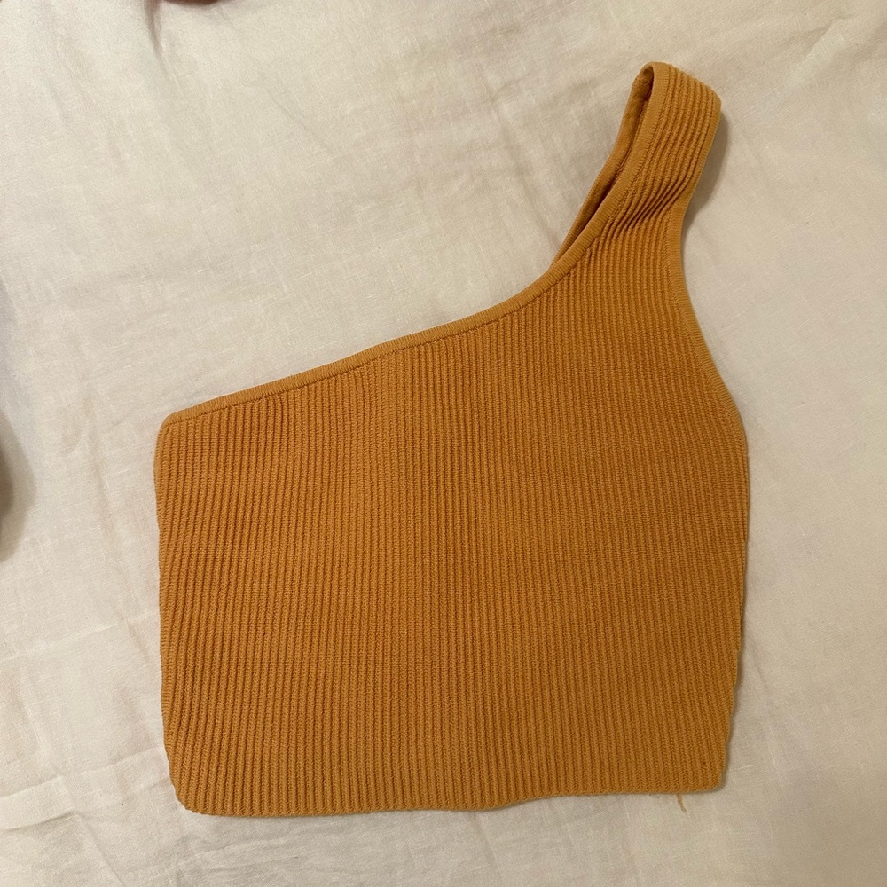 Babaton Sculpt Knit One-Shoulder Cropped Tank